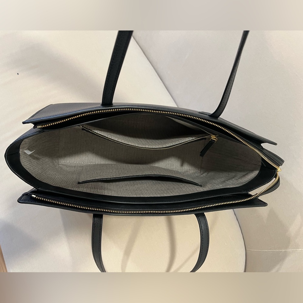 Tory Burch Robinson Tote Black - Picture 4 of 8
